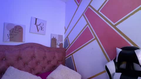 Snapshot of alexxa_cutie chatting on 05-27-26, 11:07 Alexxa online show from 05-27-26, 11:07