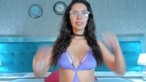 Snapshot of alezkarain chatting on 11-05-25, 02:44 AlezkaRain online show from 11-05-25, 02:44