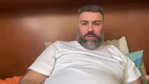 Snapshot of alfali chatting on 12-29-24, 01:06 alfali online show from 12-29-24, 01:06