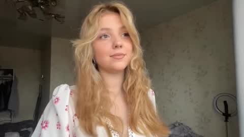 Maria online show from 10-28-25, 07:01