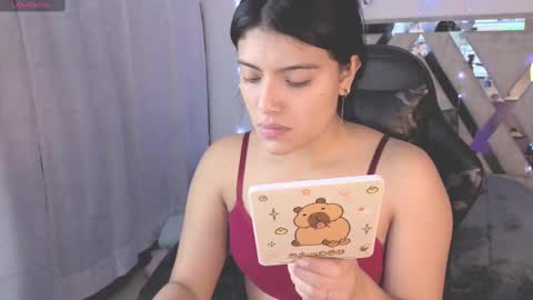 Snapshot of alfresii_rivera chatting on 10-12-25, 01:37 Carolina Join The Fan Club online show from 10-12-25, 01:37