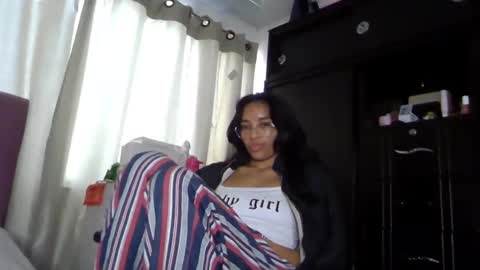 Snapshot of alia054 chatting on 12-02-24, 03:36 Alia online show from 12-02-24, 03:36