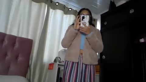 Snapshot of alia054 chatting on 12-05-24, 03:50 Alia online show from 12-05-24, 03:50