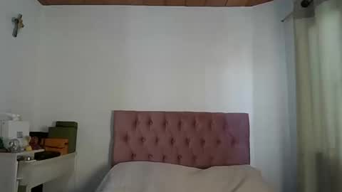 Snapshot of alia054 chatting on 02-04-25, 03:47 Alia online show from 02-04-25, 03:47