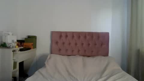 Snapshot of alia054 chatting on 02-06-25, 03:41 Alia online show from 02-06-25, 03:41