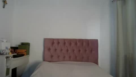 Snapshot of alia054 chatting on 02-07-25, 12:28 Alia online show from 02-07-25, 12:28