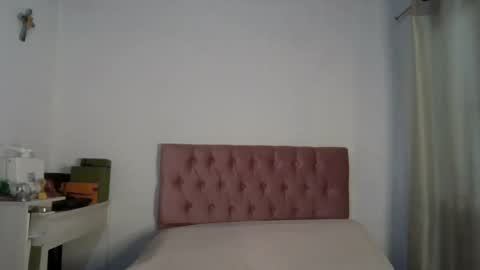 Snapshot of alia054 chatting on 02-14-25, 12:47 Alia online show from 02-14-25, 12:47