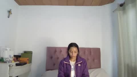 Snapshot of alia054 chatting on 02-14-25, 03:47 Alia online show from 02-14-25, 03:47