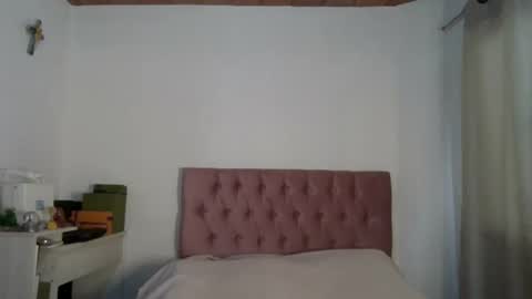 Snapshot of alia054 chatting on 02-18-25, 12:39 Alia online show from 02-18-25, 12:39