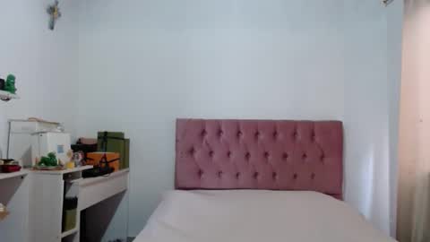 Snapshot of alia054 chatting on 10-07-25, 12:35 Alia online show from 10-07-25, 12:35