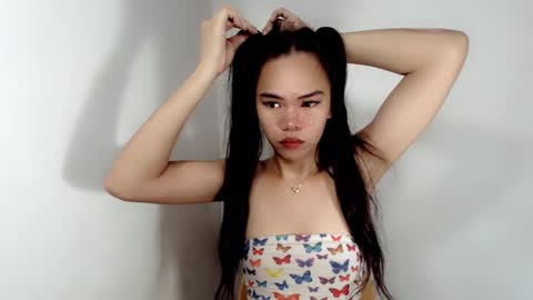 Snapshot of aliahadams chatting on 09-27-25, 07:19 ALIAH online show from 09-27-25, 07:19