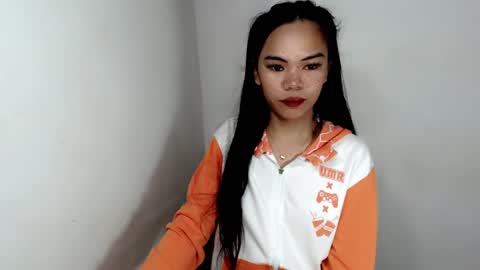 Snapshot of aliahadams chatting on 10-06-25, 08:34 ALIAH online show from 10-06-25, 08:34