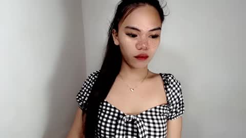 Snapshot of aliahadams chatting on 10-11-25, 03:06 ALIAH online show from 10-11-25, 03:06