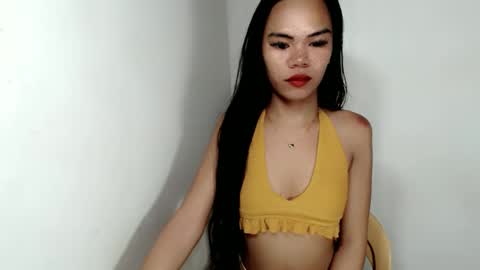 Snapshot of aliahadams chatting on 10-19-25, 11:16 ALIAH online show from 10-19-25, 11:16