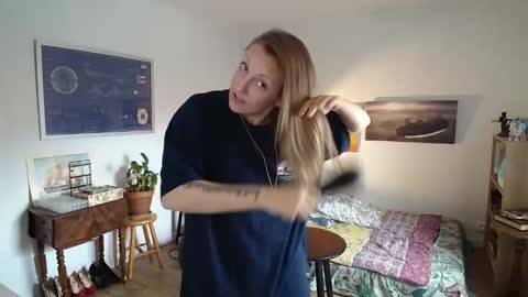 Snapshot of alice8363 chatting on 11-09-25, 10:13 Alice online show from 11-09-25, 10:13