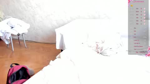 Snapshot of alice_allens chatting on 03-11-26, 11:27 Alice online show from 03-11-26, 11:27