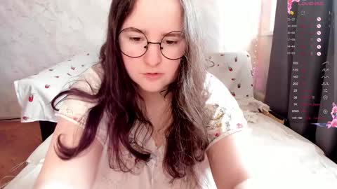 Snapshot of alice_allens chatting on 03-18-26, 06:38 Alice online show from 03-18-26, 06:38