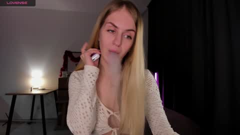 alice_dias online show from 12-26-24, 03:53