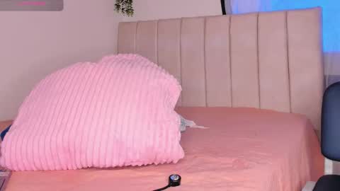 ALICE    Alice guzman online show from 11-16-25, 04:23