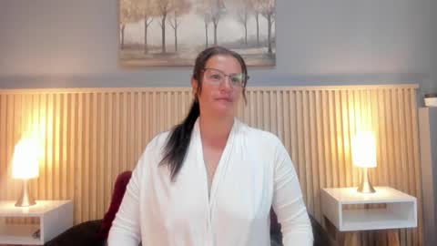 Snapshot of alice_h4rt chatting on 10-23-25, 01:43 Alice online show from 10-23-25, 01:43