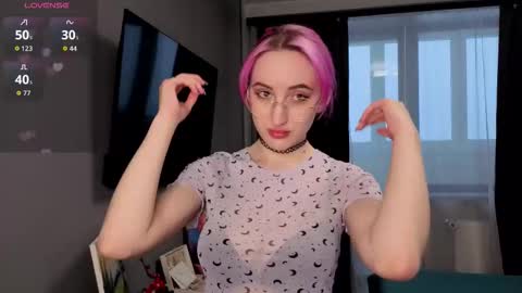 Snapshot of alice_in_chaturland_ chatting on 03-12-26, 12:00 Alice online show from 03-12-26, 12:00