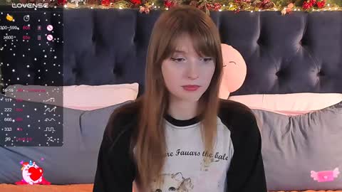 Snapshot of alice_langley chatting on 01-25-25, 11:34 Alice 3 online show from 01-25-25, 11:34