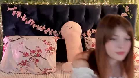 Snapshot of alice_langley chatting on 03-05-25, 12:22 Alice 3 online show from 03-05-25, 12:22