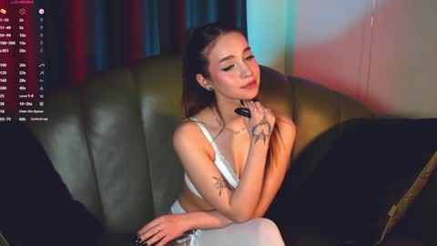 Snapshot of alice_loft chatting on 12-12-24, 12:48 Alice online show from 12-12-24, 12:48