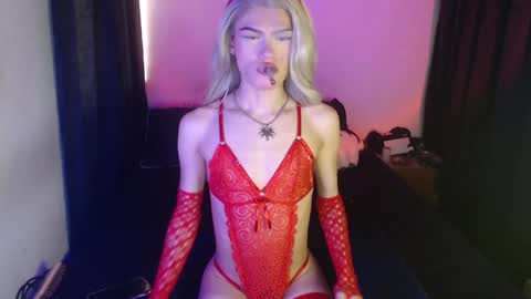 Snapshot of alice_m00nn chatting on 12-06-24, 11:33 alice_m00nn online show from 12-06-24, 11:33