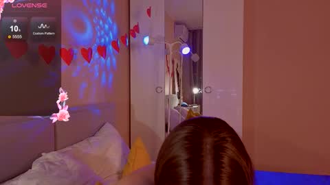 Snapshot of alice_miiiller chatting on 02-25-26, 05:17 Alice online show from 02-25-26, 05:17