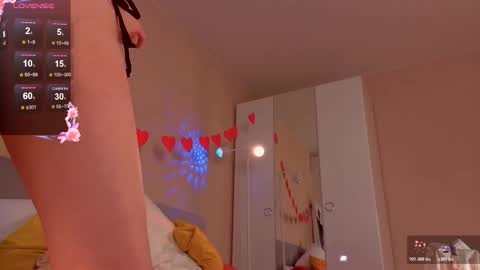 Snapshot of alice_miiiller chatting on 03-18-26, 12:47 Alice online show from 03-18-26, 12:47