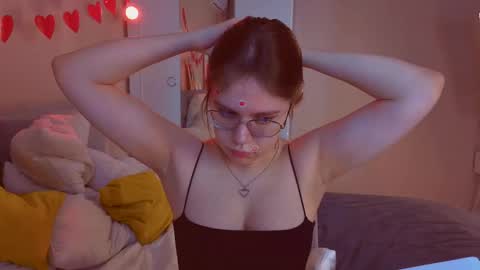 Snapshot of alice_miiiller chatting on 03-22-26, 04:49 Alice online show from 03-22-26, 04:49