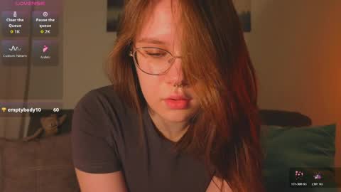 Snapshot of alice_miiiller chatting on 04-09-26, 10:59 Alice online show from 04-09-26, 10:59