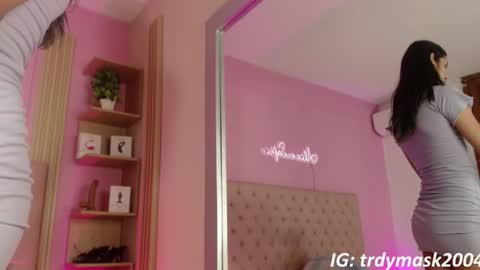 Sofia online show from 06-11-26, 12:36