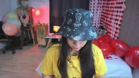 Snapshot of alice_star7 chatting on 02-15-25, 12:01 Alice online show from 02-15-25, 12:01
