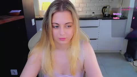 Snapshot of alice_wander chatting on 07-02-26, 05:02 Alice online show from 07-02-26, 05:02