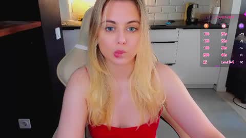 Snapshot of alice_wander chatting on 07-05-26, 03:56 Alice online show from 07-05-26, 03:56