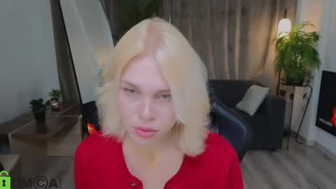 Snapshot of alice_whiteflower chatting on 10-14-25, 08:04 Alice online show from 10-14-25, 08:04