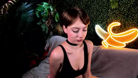 Your sweet Alice INST alicebellies online show from 11-22-25, 04:33