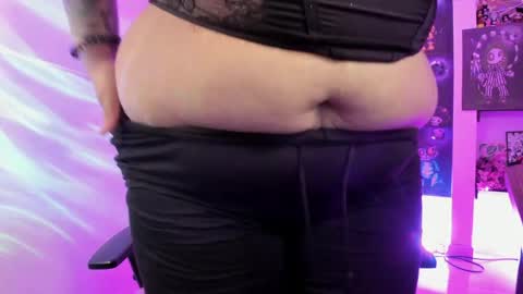 Snapshot of alicebrinck chatting on 04-01-26, 12:11 Alice Brinck online show from 04-01-26, 12:11