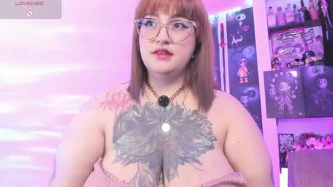 Snapshot of alicebrinck chatting on 04-16-26, 12:11 Alice Brinck online show from 04-16-26, 12:11