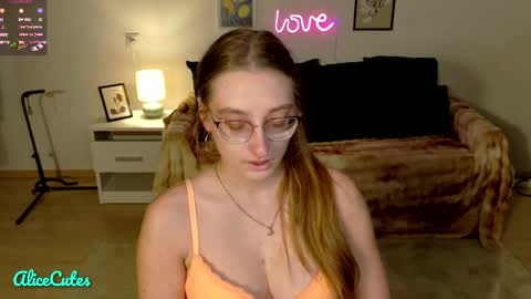 AliceCutes online show from 04-07-26, 01:44