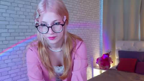 Snapshot of alicedews chatting on 02-12-26, 01:17 alice online show from 02-12-26, 01:17