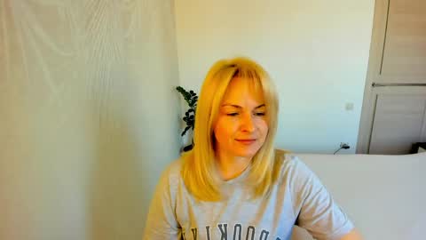 Alicee online show from 03-22-26, 09:45