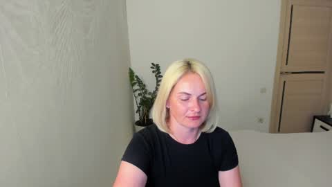 Alicee online show from 06-20-26, 05:49