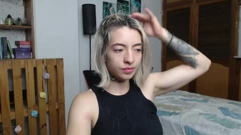 alicee_logan_ online show from 04-29-26, 02:04