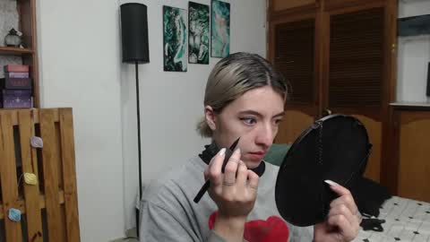 alicee_logan_ online show from 06-10-26, 01:39
