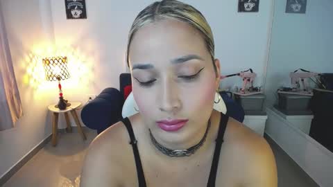 Snapshot of alicee_wild_ chatting on 04-07-26, 10:53 Alicia 1000 PM - 600 AM COLOMBIAN TIME online show from 04-07-26, 10:53