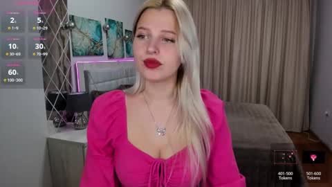 Snapshot of alicefreman chatting on 01-09-25, 01:02 Alice online show from 01-09-25, 01:02
