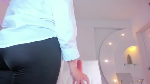 Alice  online show from 12-08-24, 04:04